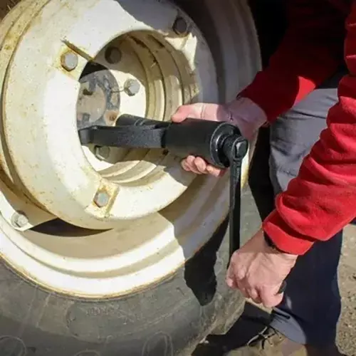 akari-1-inch-254-cm-labour-saving-wrench-6200-nm-maximum-torque-and-310-mm-total-length-ak-lsw-078