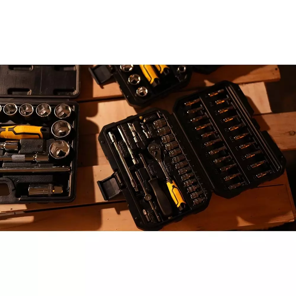 stanley-46-pcs-socket-set-with-ratchet-handle-14-inch-635-mm-square-drive-and-chrome-plated-finish-stmt79055