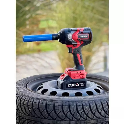 yato-3-pcs-drive-extra-long-wheel-nut-socket-set-impact-type-12-inch-127-mm-drive-and-150-mm-length-yt-10565