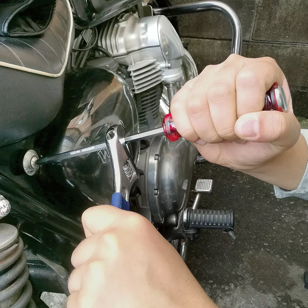 engineer-strong-penetrating-screwdriver-di-01