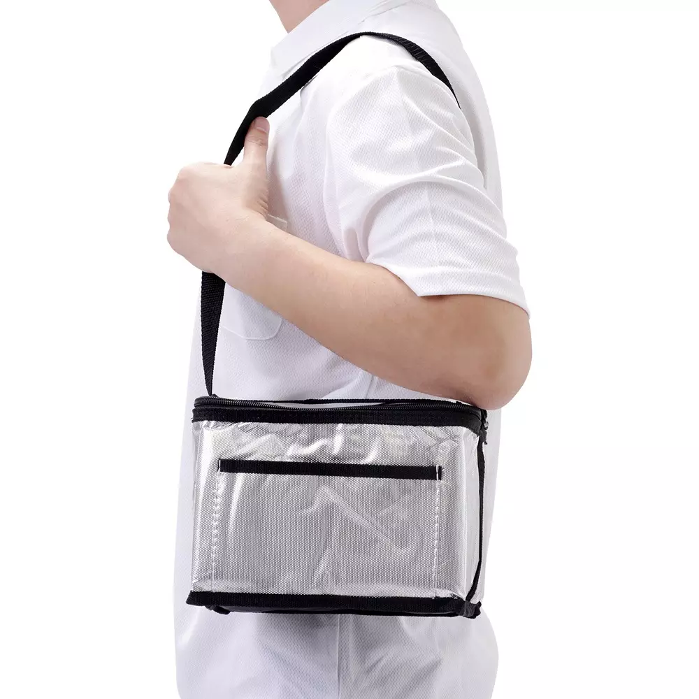 monotaro-cooler-bag-made-of-aluminum-body-silver-amp-black-shoulder-belt-black-about-5-l-capacity-5l