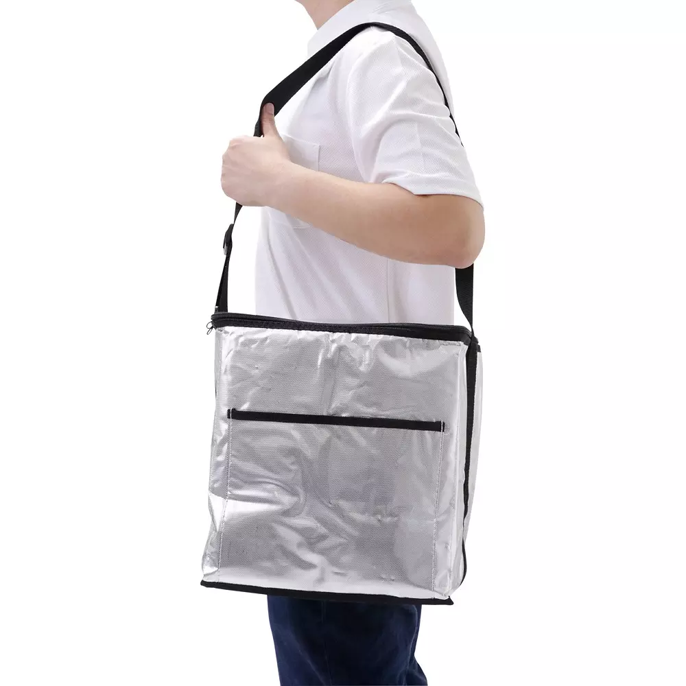 monotaro-cooler-bag-made-of-aluminum-body-silver-amp-black-shoulder-belt-black-about-20-l-capacity-20l