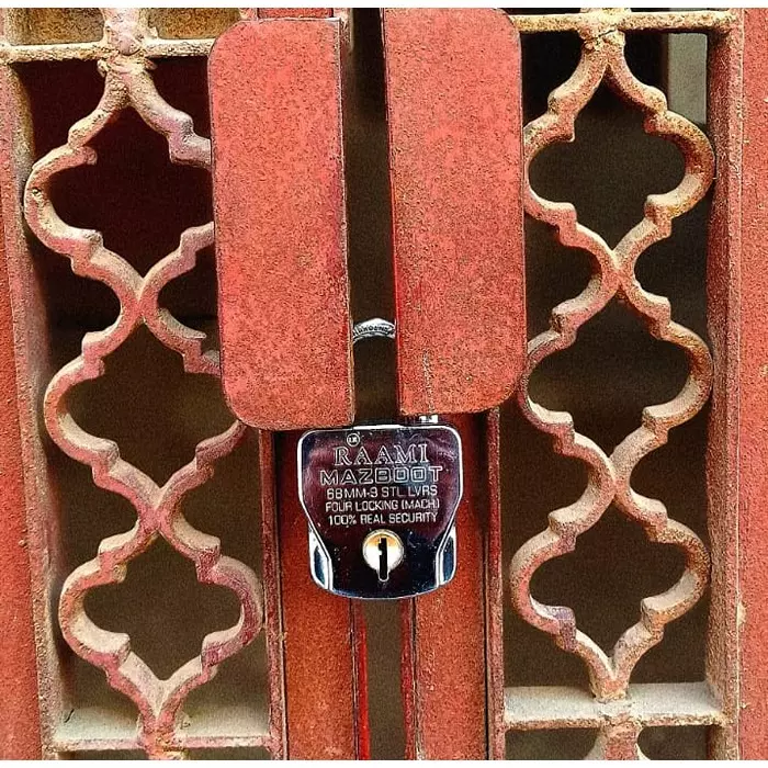 ALONE LOCKS Raami 68 mm Steel Chrome 4 Keys Door Padlock