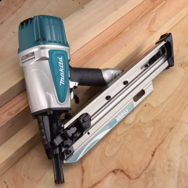 Makita Pneumatic Framing Nailer with 50-90 mm Nail Capacity and 65-120 PSI Operating Pressure, AN943