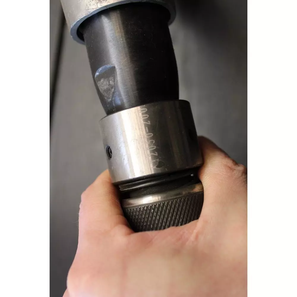 blue-point-air-hammer-with-4-cfm-air-consumption-14-inch-635-mm-npt-air-inlet-and-3200-bpm-at145b