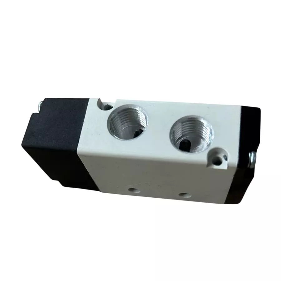Aerotac 4A-210-08 6.35 mm (1/4 inch) Air Pilot Valve