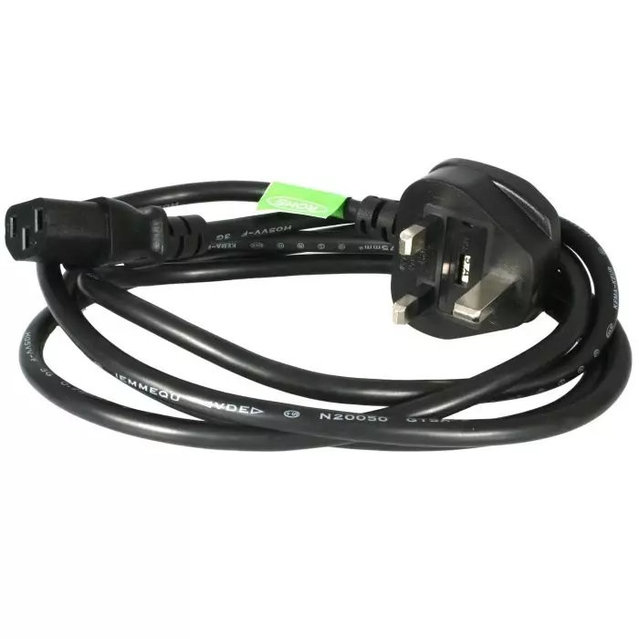 StarTech.com Right Angle Type G UK Plug to Straight IEC C13 Socket Power Cord 1.8 m, PXT101UK