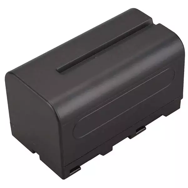 LRSA Video Camera Battery Lithium-ion 2600 mAh Capacity 4-Cell with Charger, NP F770