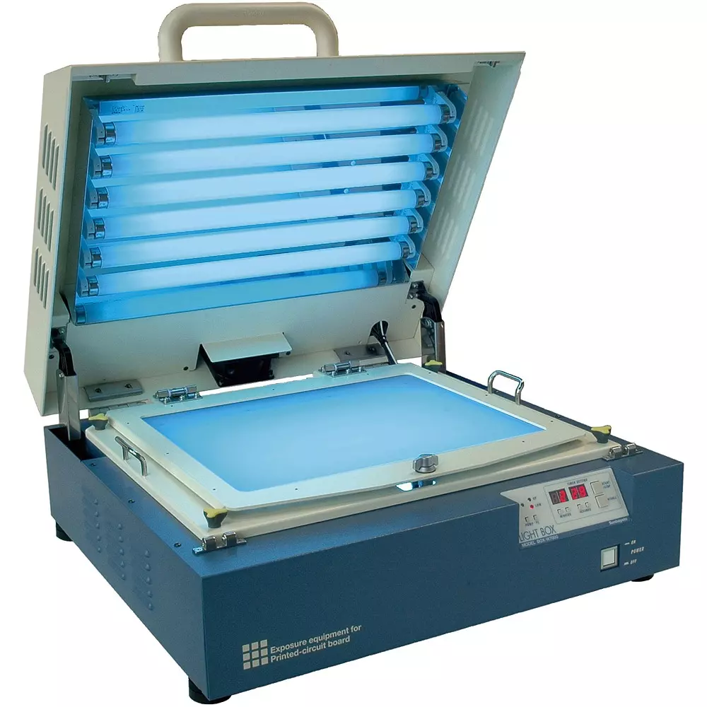 Sunhayato Large Light Box AC100(50/60 Hz) V Rated Voltage 26.4 kg Mass, BOX-W7000