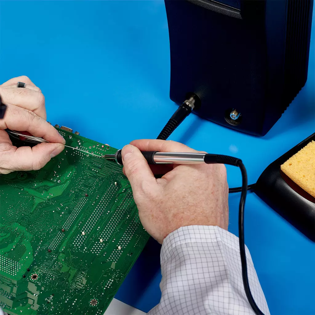 metcal-rework-system-125-w-power-consumption-5-to-80-w-heater-capacity-2-or-less-resistance-between-iron-tip-mx-5210