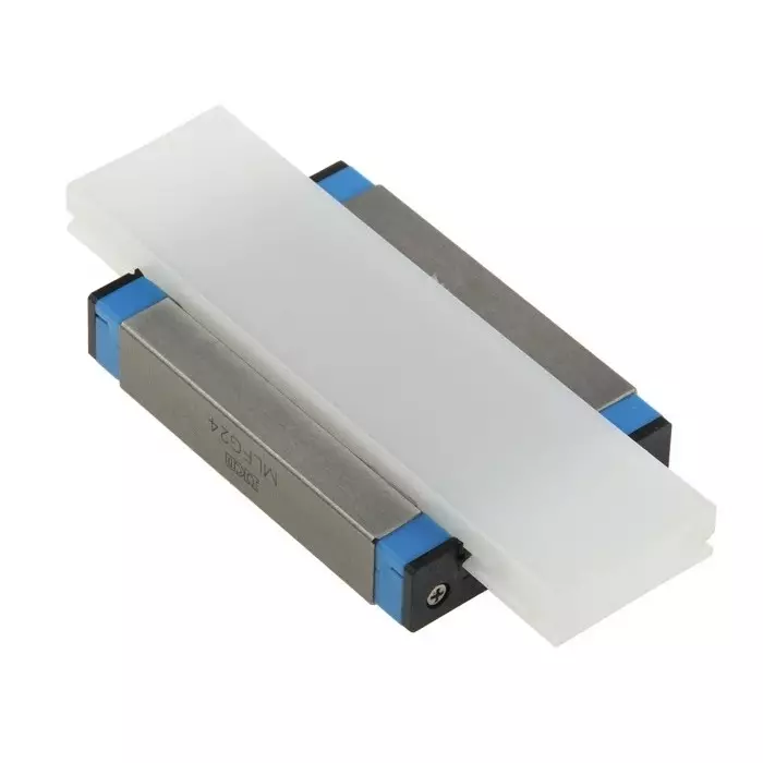 IKO Linear Guide Carriage 2870N Dynamic Load 18 mm Rail Width, MLFG18C1HS2