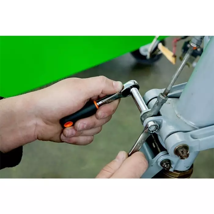 Bahco Ratchet Wrench 1/4 inch Square Drive with Handle 120 mm Overall Length, 6950