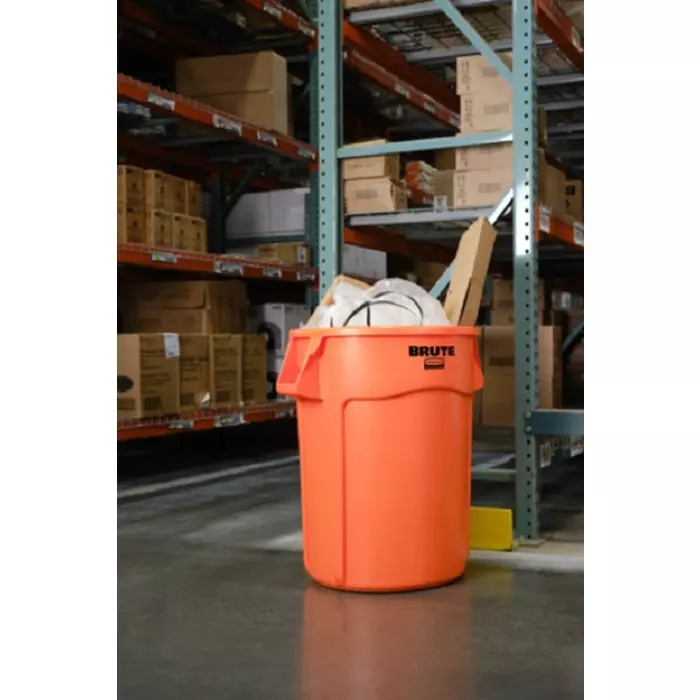 RUBBERMAID Brute Vented 32gal Orange Polypropylene Waste Bin, 2119308