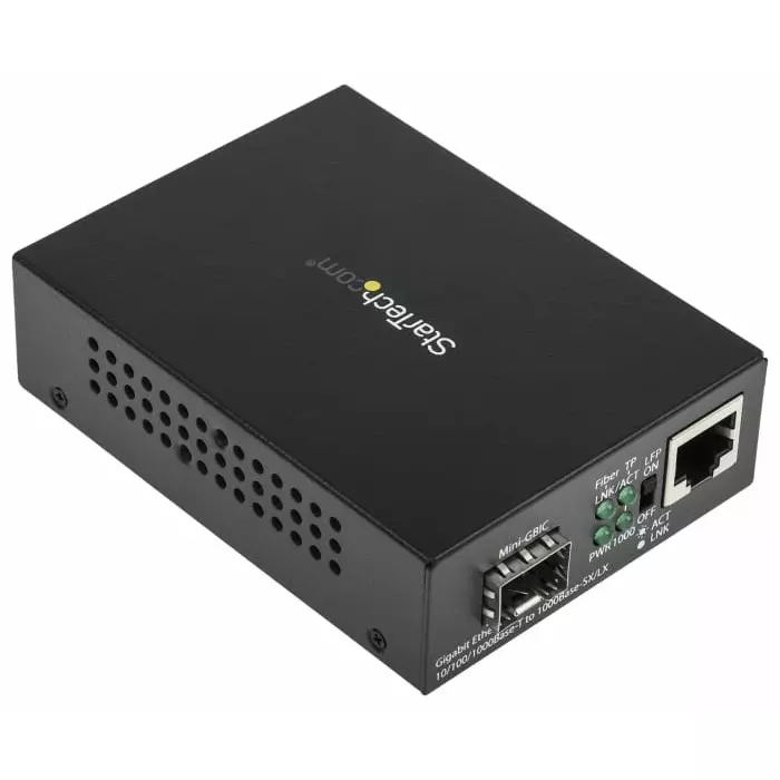 StarTech.com RJ45 SC Media Converter Single Mode 10/100/1000Mbit/s Full Duplex 550m, MCM1110SFP