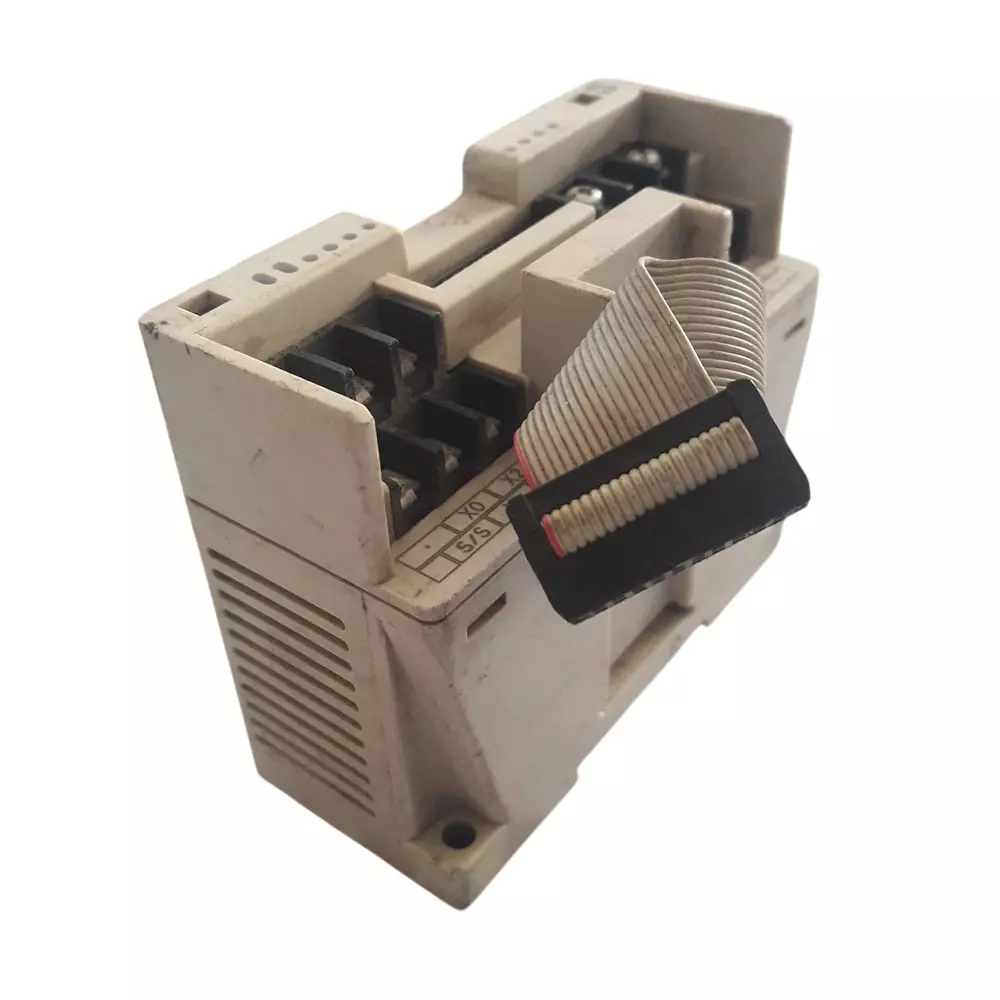 delta-digital-extension-module-with-24-v-dc-main-supply-voltage-4-digital-input-and-4-digital-output-transistor-type-dvp08hp11t