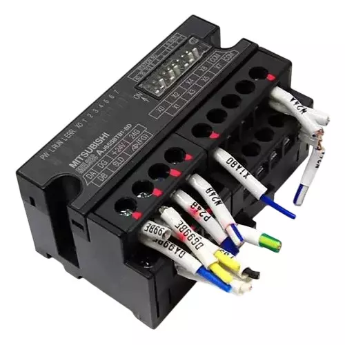 Mitsubishi Electric I/O Module with 8 Digital Input, 24 V DC Power Supply and Sink Type (-Ve Common) Output for PNP Devices, M-8D