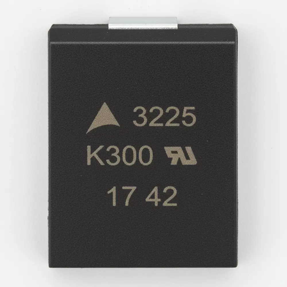 TDK Multilayer Varistor PCB Mount 100 A Peak Surge Current 1.3 J Surge Energy Rating, B72650M0400K072