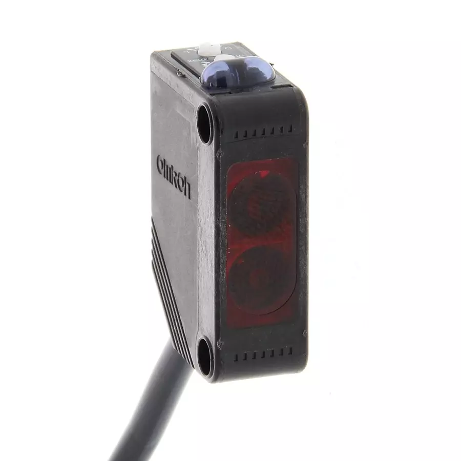 Omron E3Z Photoelectric Sensor with Built-in Amplifier 100 mm Sensing Distance PNP, E3Z-D81 5M OMS