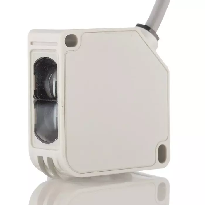 RS PRO Polarised Retro Reflection Photoelectric Sensor Block Sensor 5 m Detection Range, 2024477