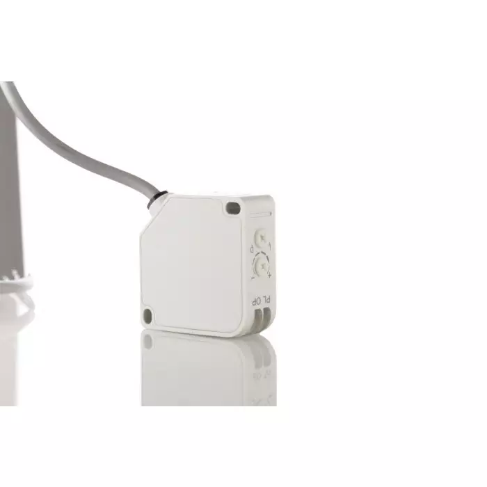 RS PRO Polarised Retro Reflection Photoelectric Sensor Block Sensor 5 m Detection Range, 2024477