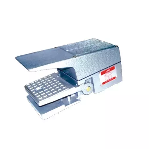 JAIBALAJI Heavy Duty Foot Switch with Guard 2NO+2NC Contact 600 V AC Insulation Voltage 15 Amp Thermal Current, JBMSHG-54