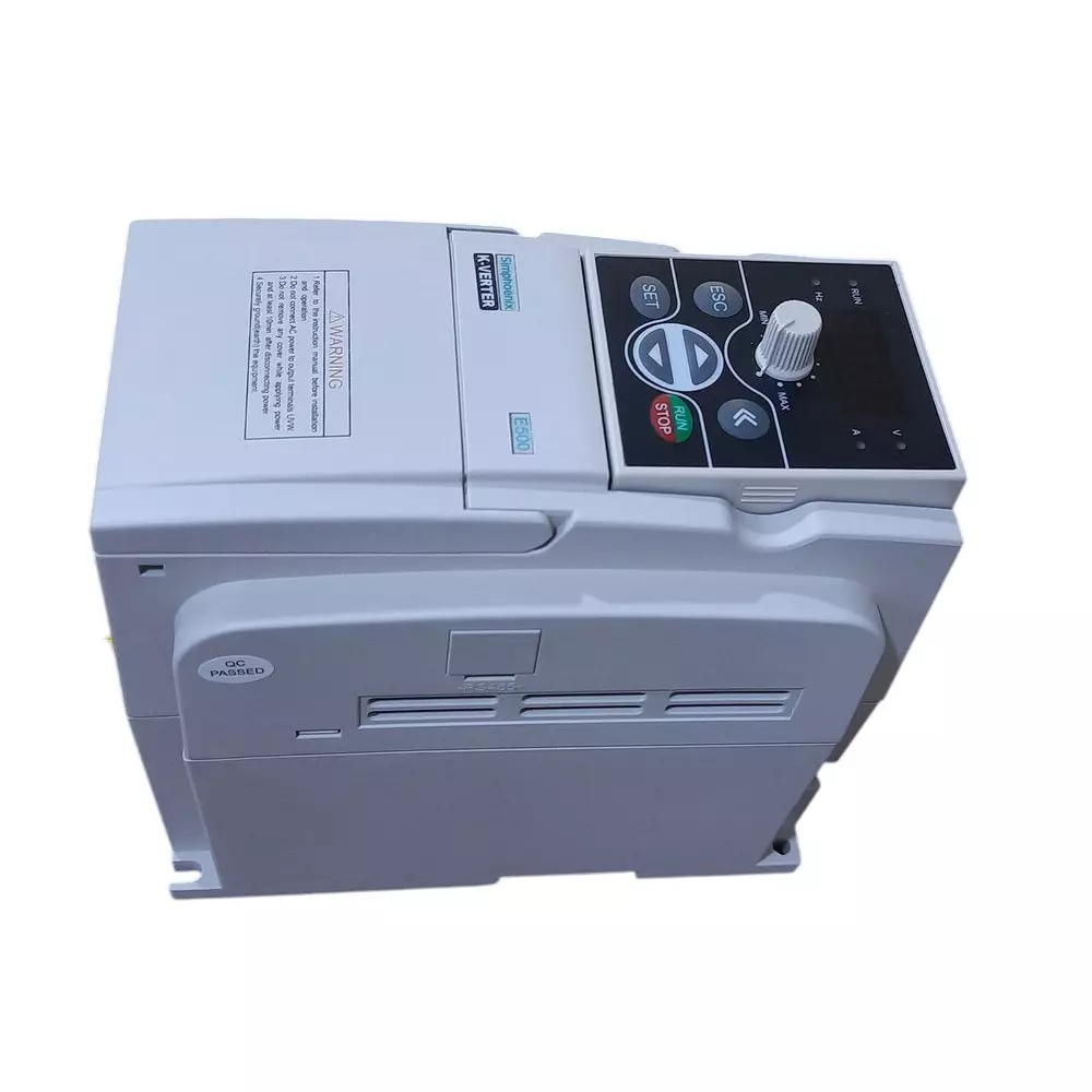 Simphoenix AC Drive E500 Series 3 Phase 380 V with 0.75 kW/1 HP Power and 2.5 A Output Current Rating, E500-4T0007(B)