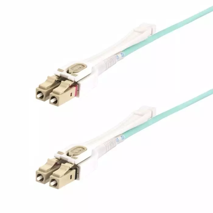 StarTech.com LC to LC Duplex Multi Mode OM4 Fibre Optic Cable Light Blue 8m, 450FBLCLC8PP