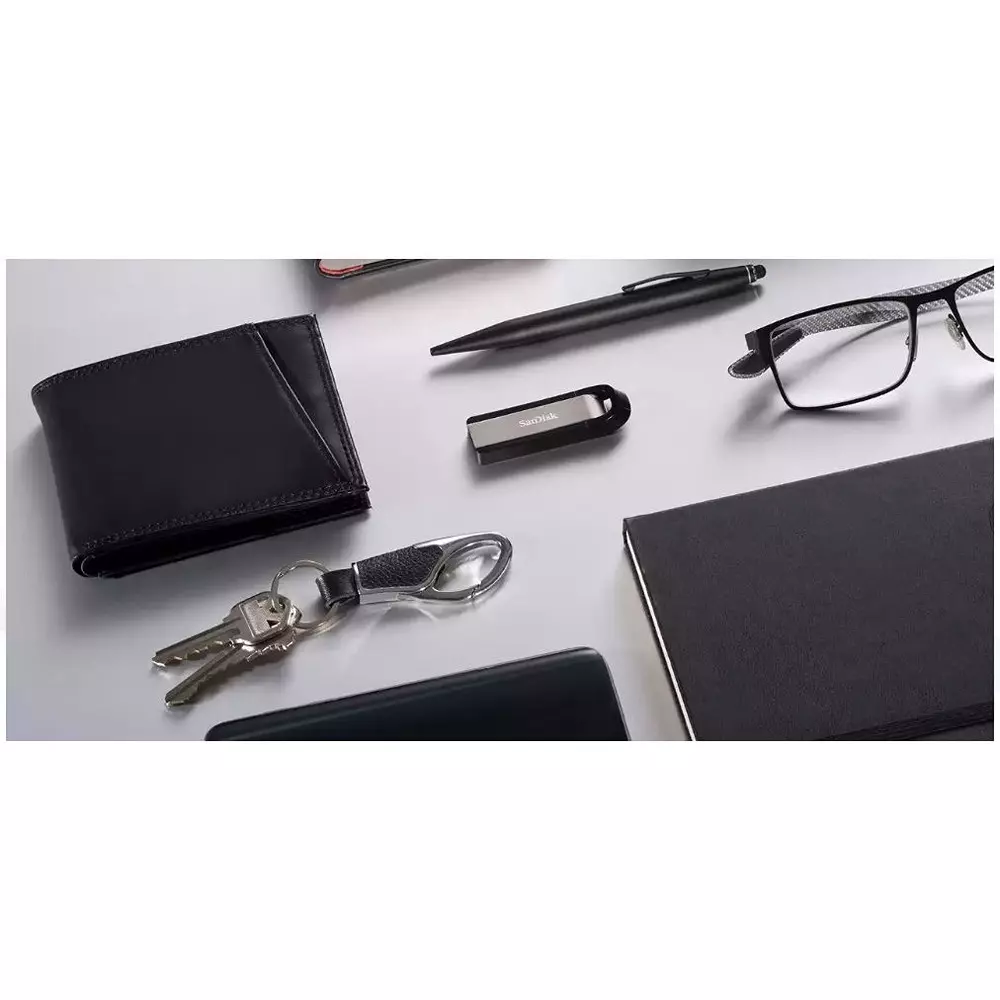 SanDisk Extreme Go Flash Drive USB 3.2 Gen 1 128 GB Grey & Black, SDCZ810-128G-G46