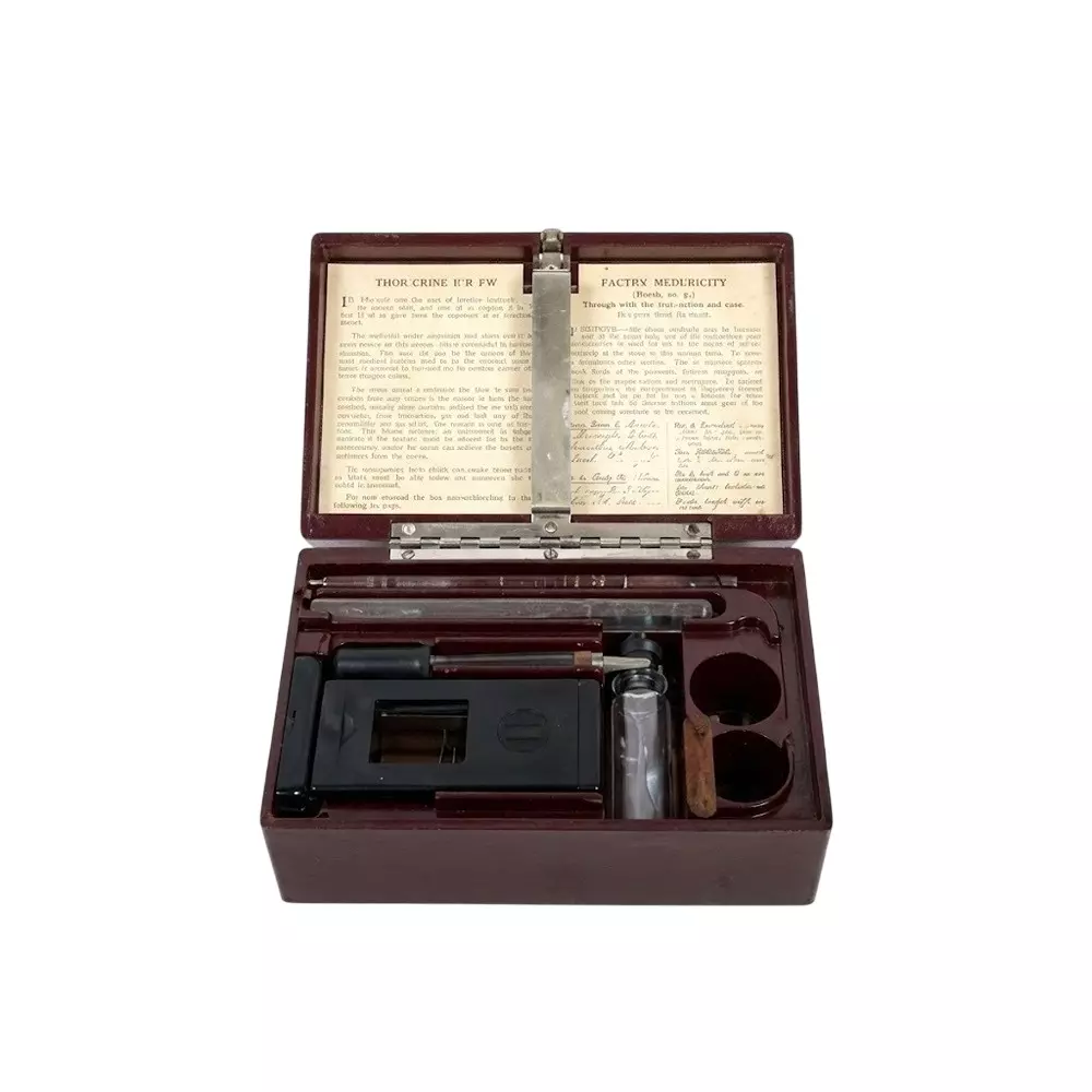 Scientech Hemometer Rectangular Shape Briefcase Type for Counting The Number Of Cells In Blood, SE-340