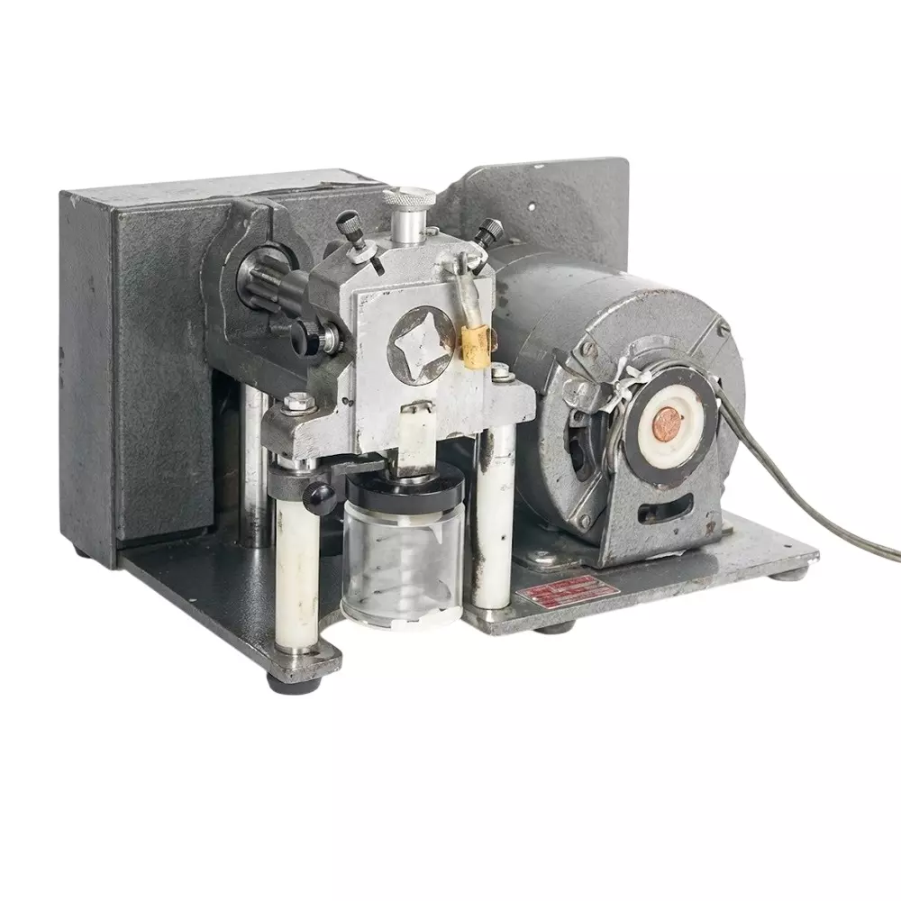 Vesca VSLI-210 Lab Willy Mill Author H. Thomas Type Stainless Steel Body, 65 X 25 mm Chamber Size and 1/4 HP Motor, LWM-2