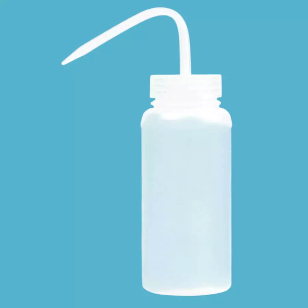 wkm-economy-squeeze-wash-bottle-transparent-plastic-250-ml-capacity-leakproof-cap-with-angled-nozzle-pack-of-2-pcs