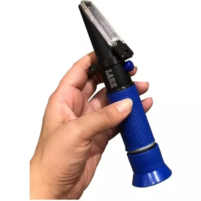 LARK Refractometer Hand Held Type 0-32% Brix Range for Measuring Sugar Content in Food Industry