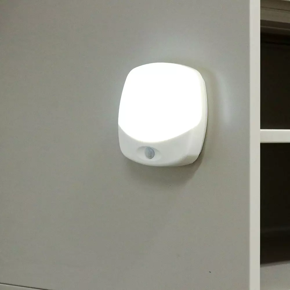 monotaro-led-sensor-light-square-type-4way-about-110-x-395-x-110-mm-ml-ks3