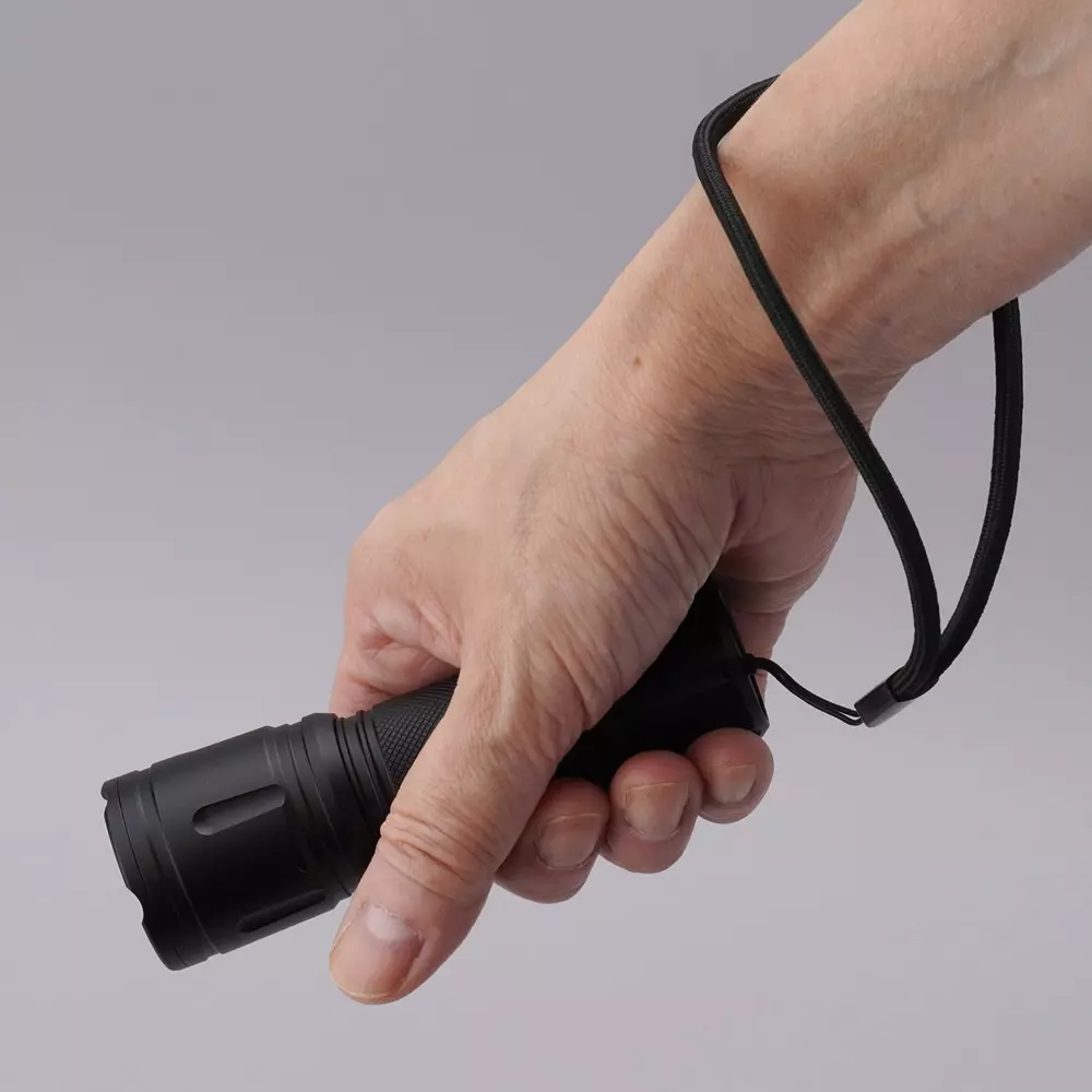 monotaro-led-hand-light-brightness-400lm-aluminum-111-mm-overall-length-mket821