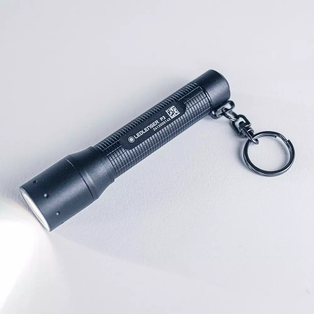 led-lenser-flash-light-black-color-130-lm-maximum-luminous-flux-and-110-m-beam-distance-p3-new