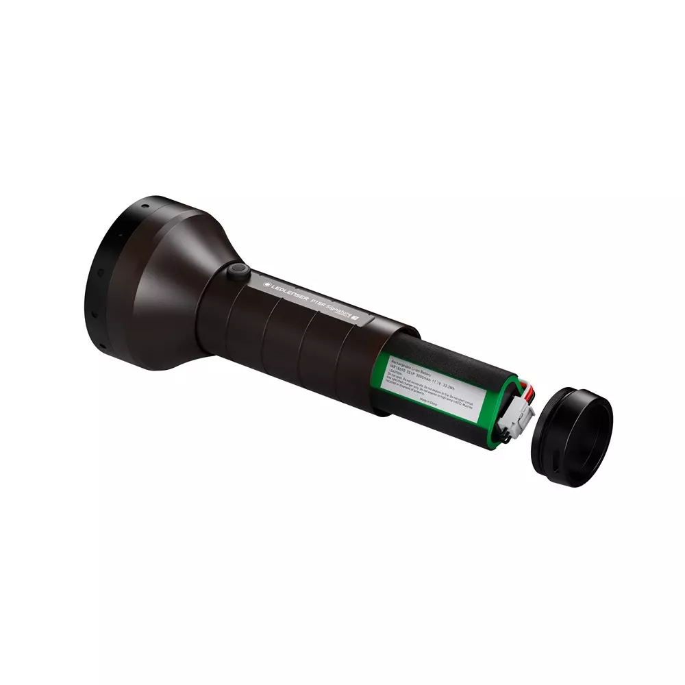 led-lenser-flash-light-black-color-4500-lm-maximum-luminous-flux-and-720-m-beam-distance-p18r-signature