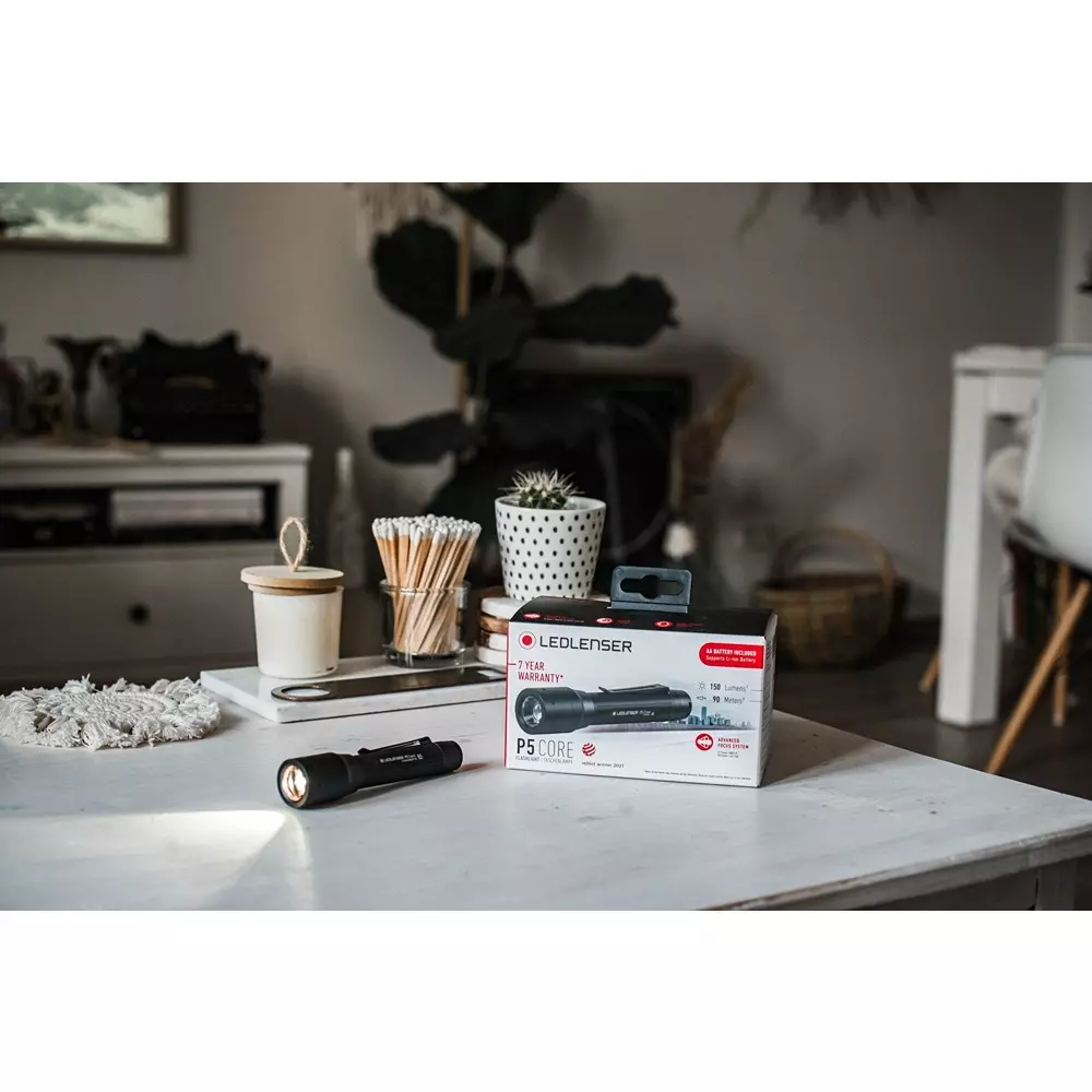 led-lenser-flash-light-black-color-15-lm-maximum-luminous-flux-and-30-m-beam-distance-p5-core