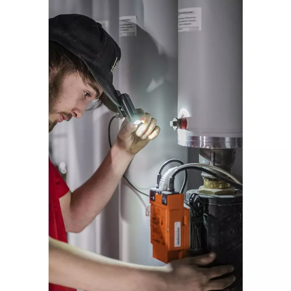 led-lenser-work-light-black-color-220-lm-maximum-luminous-flux-and-ip54-protection-rating-w1r-work
