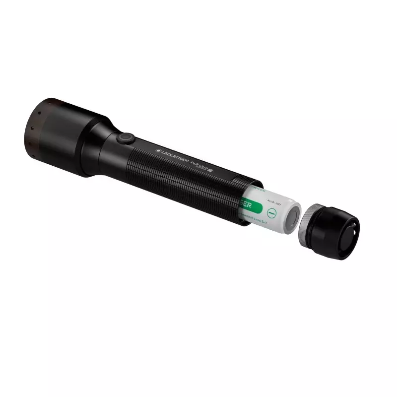 led-lenser-flash-light-black-color-900-lm-maximum-luminous-flux-and-240-m-beam-distance-p6r-core