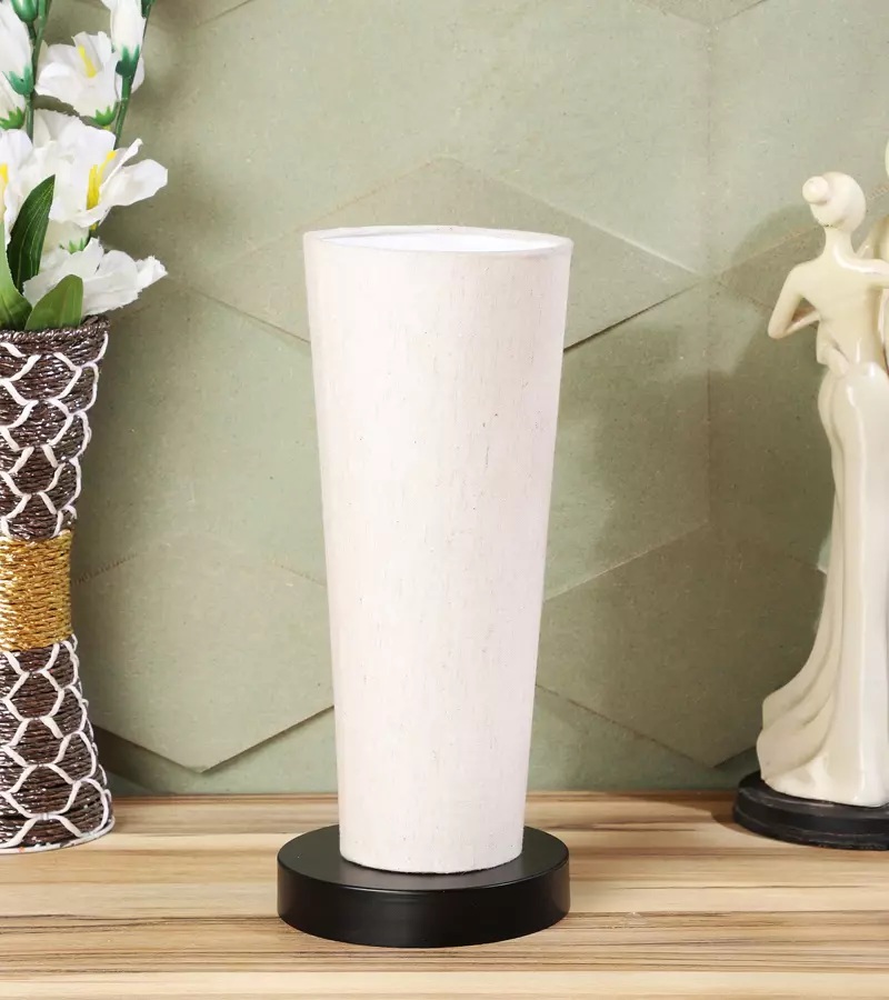 Tucasa NTU-193 B-22 Table Lamp with Wood Base (Beige)