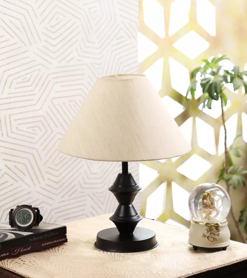 Tucasa NTU-275 B-22 Table Lamp with Metal Base (Beige)