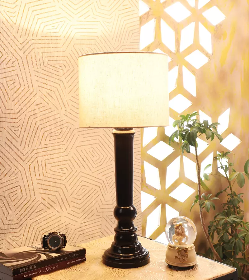 Tucasa NTU-186 B-22 Table Lamp with Wood Base (Beige)