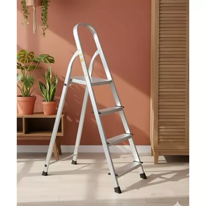 aardwolf-quickfit-non-slip-4-step-with-platform-ladder-aluminium-silver-150-kg-load-capacity-for-commercial-industrial-use-aqt-03b
