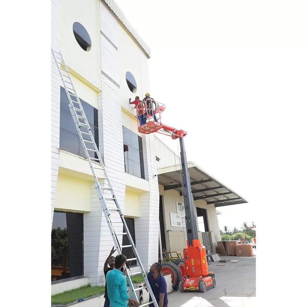 aardwolf-quickfit-33-step-3x11-triple-single-extension-ladder-aluminium-silver-150-kg-load-capacity-27-ft-triple-10-ft-single-82-m-triple-304-m-single-height-extended-for-commercial-industrial-use-aqt-404