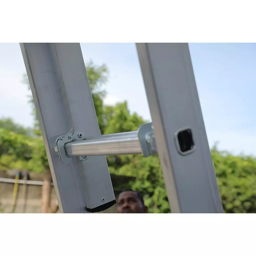 aardwolf-quickfit-30-step-2x15-triple-single-extension-ladder-aluminium-silver-150-kg-load-capacity-23-ft-triple-13-ft-single-7-m-triple-396-m-single-height-extended-for-commercial-industrial-use-aqt-312