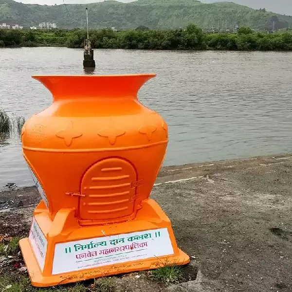 Swift Technoplast Nirmalya Kalash With Plastic Stand 750 L Capacity 1200 x 1371.6 mm (4 x 4.5 ft) Size, NK-750P