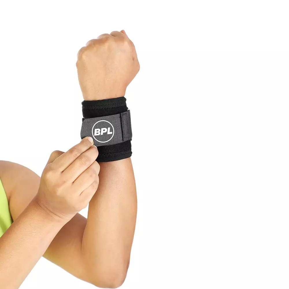 BPL Wrist Binder Elastic With Thumb Support, Size Universal