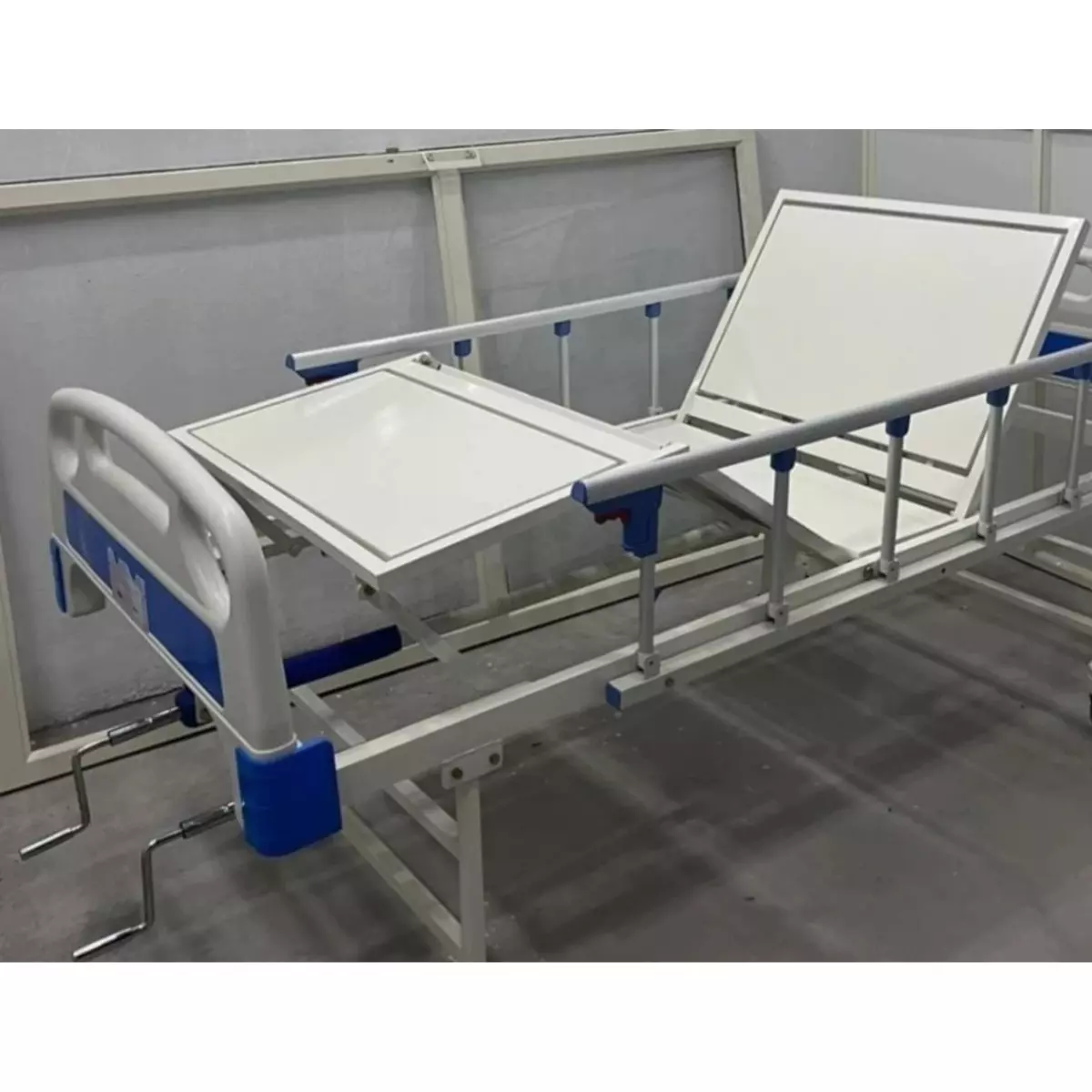 med-easy-full-fowler-bed-anodized-iron-galvanized-steel-steel-body-white-blue-color-and-200-kg-load-capacity-for-hospitals-and-clinics