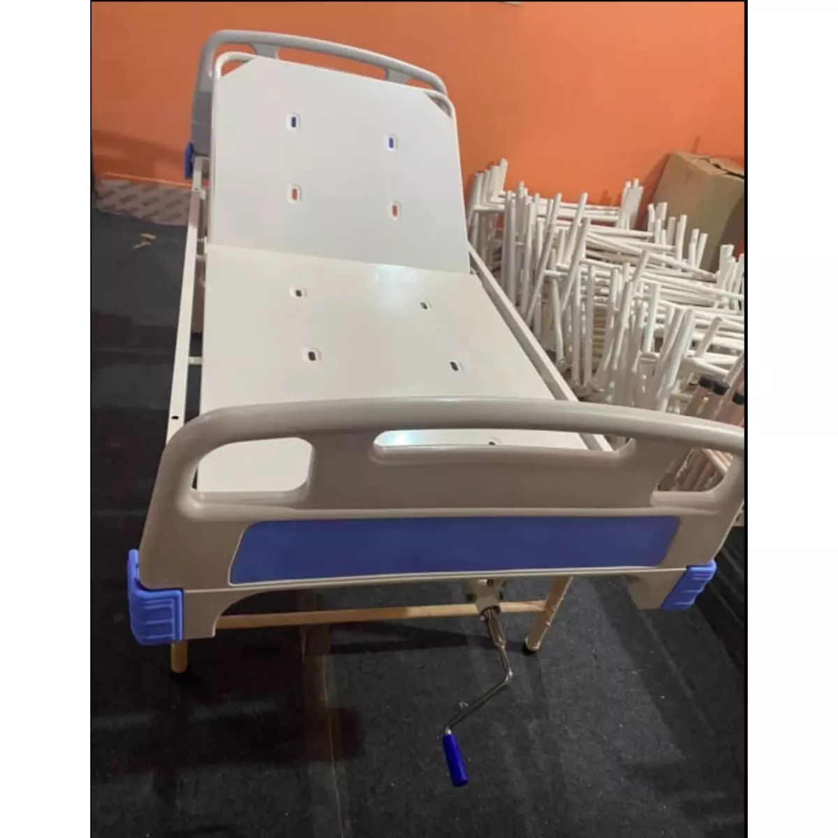 florix-semi-fowler-bed-iron-body-white-blue-color-and-140-kg-load-capacity-for-hospitals-and-clinics