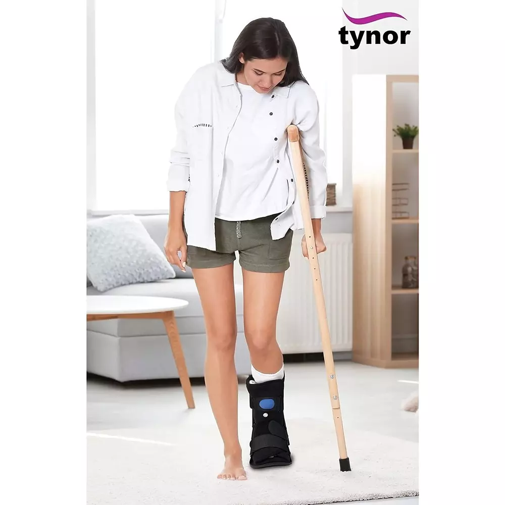 Tynor Walker Boot Air Black Medium Size, TA1001
